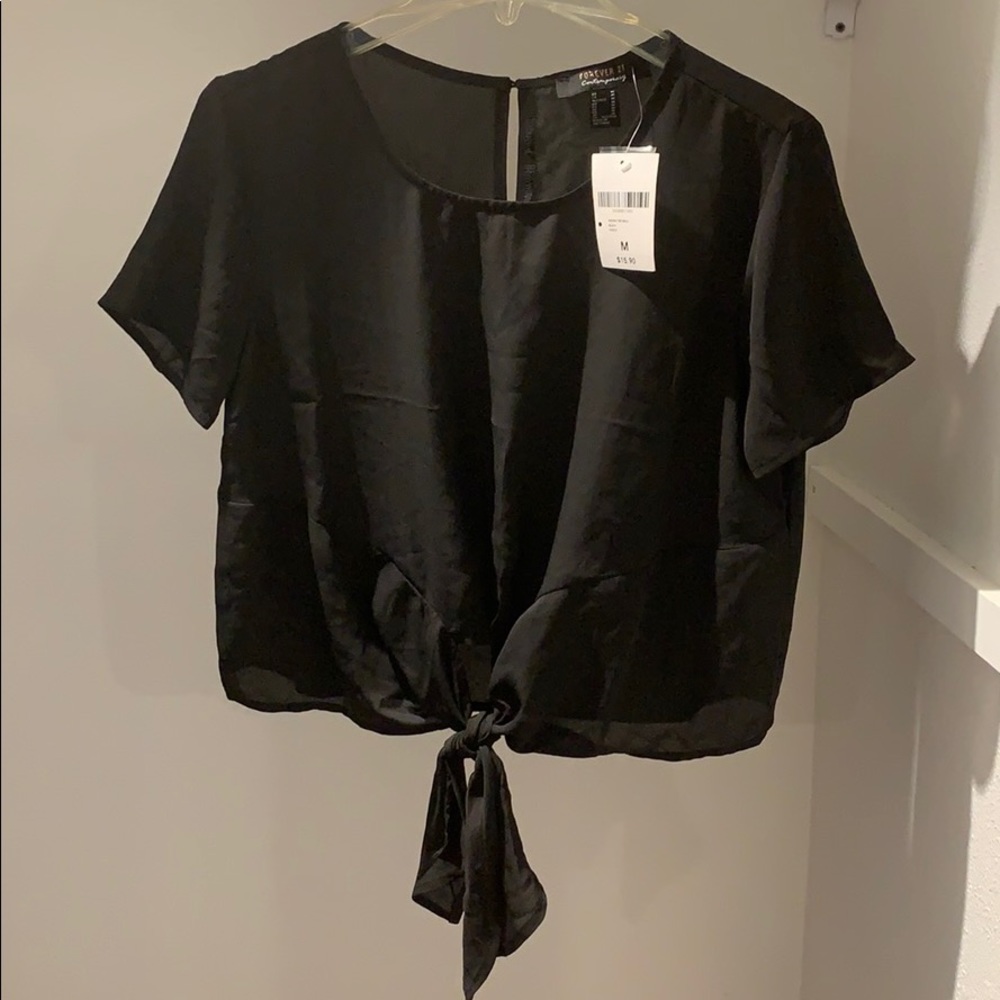 ❌SOLD❌ Forever 22 Black Dressy Top - Picture 1 of 2